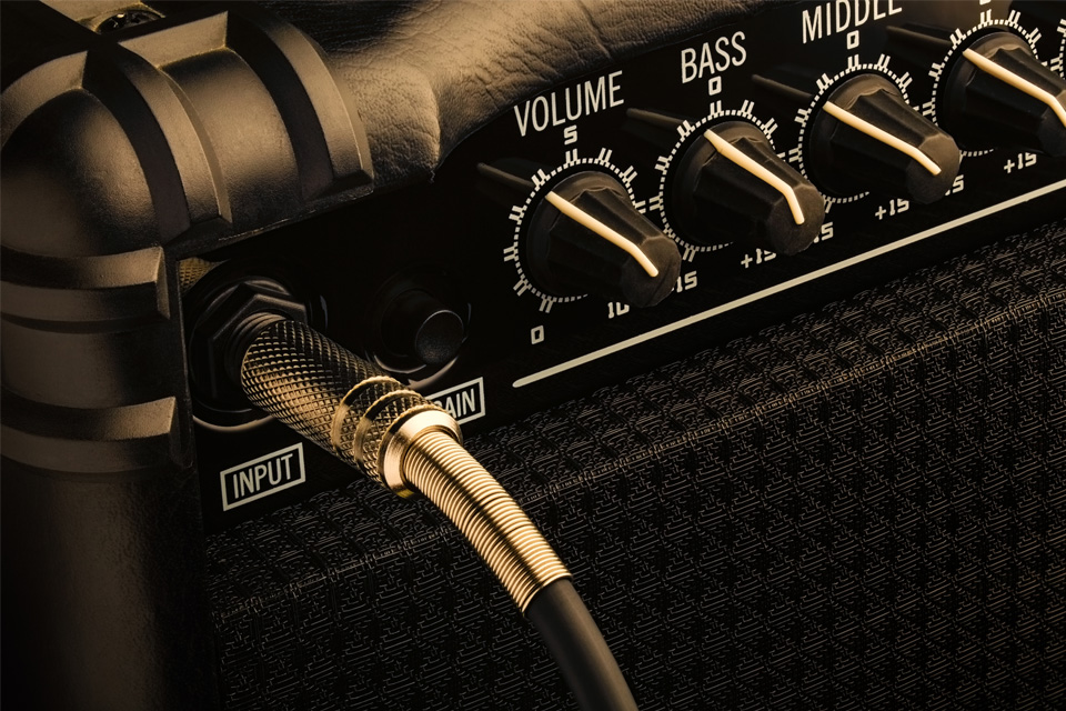 back of a guitar amplifier 