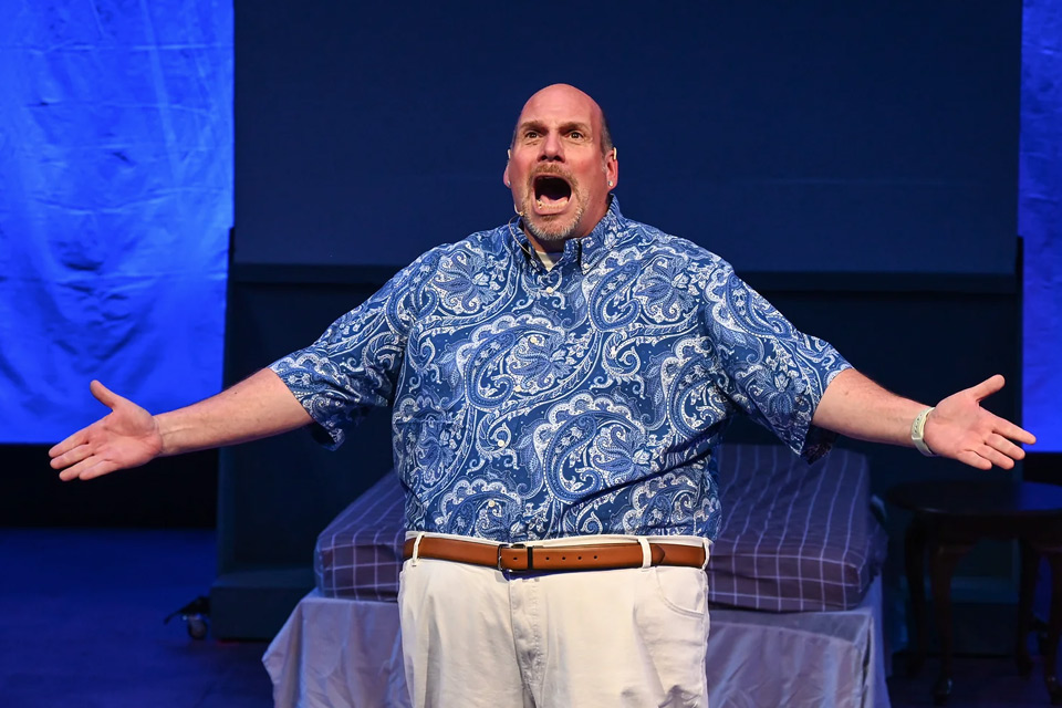 Bill Mutimer singing